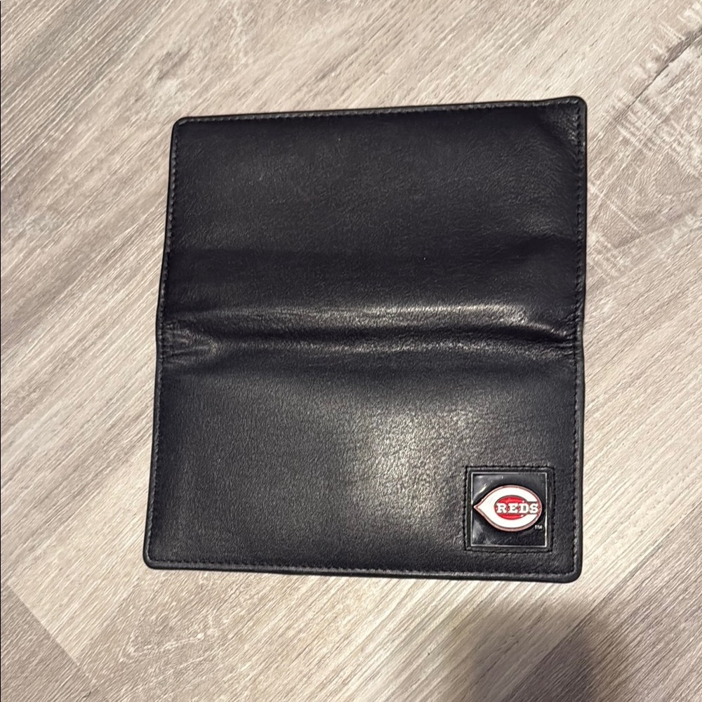 Red Black Key & Card Holder with Minimalist Design